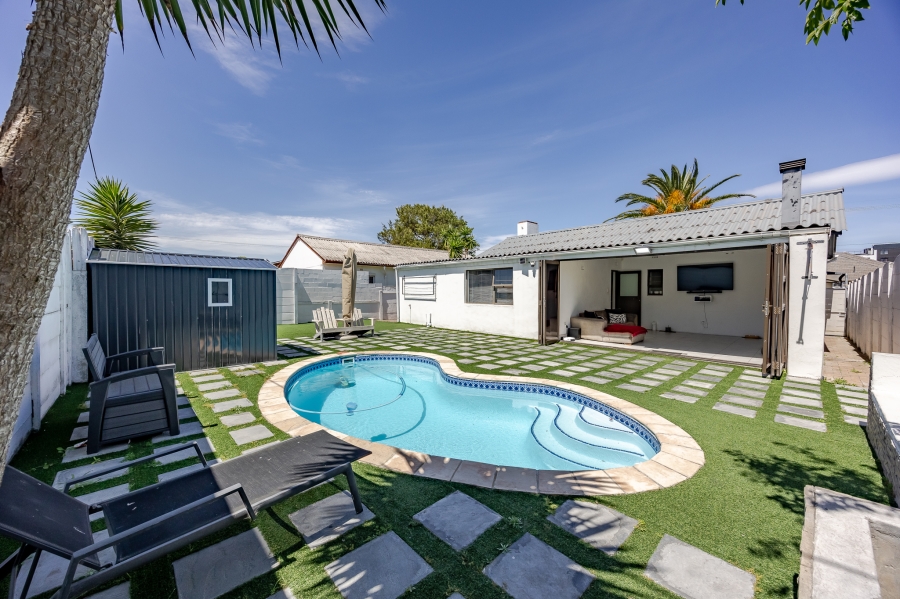 3 Bedroom Property for Sale in Avondale Western Cape